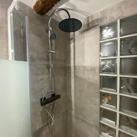 Duplex Centre Historique Climatise